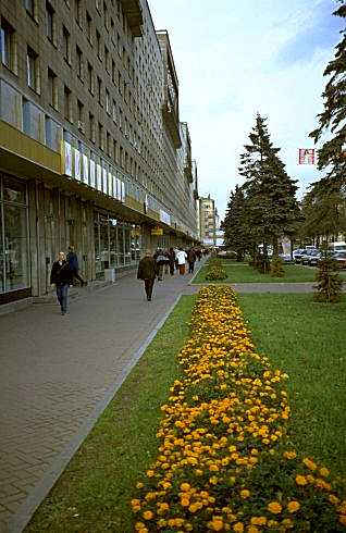   58 Moskovskij pr. near Pl. Pobedy                           